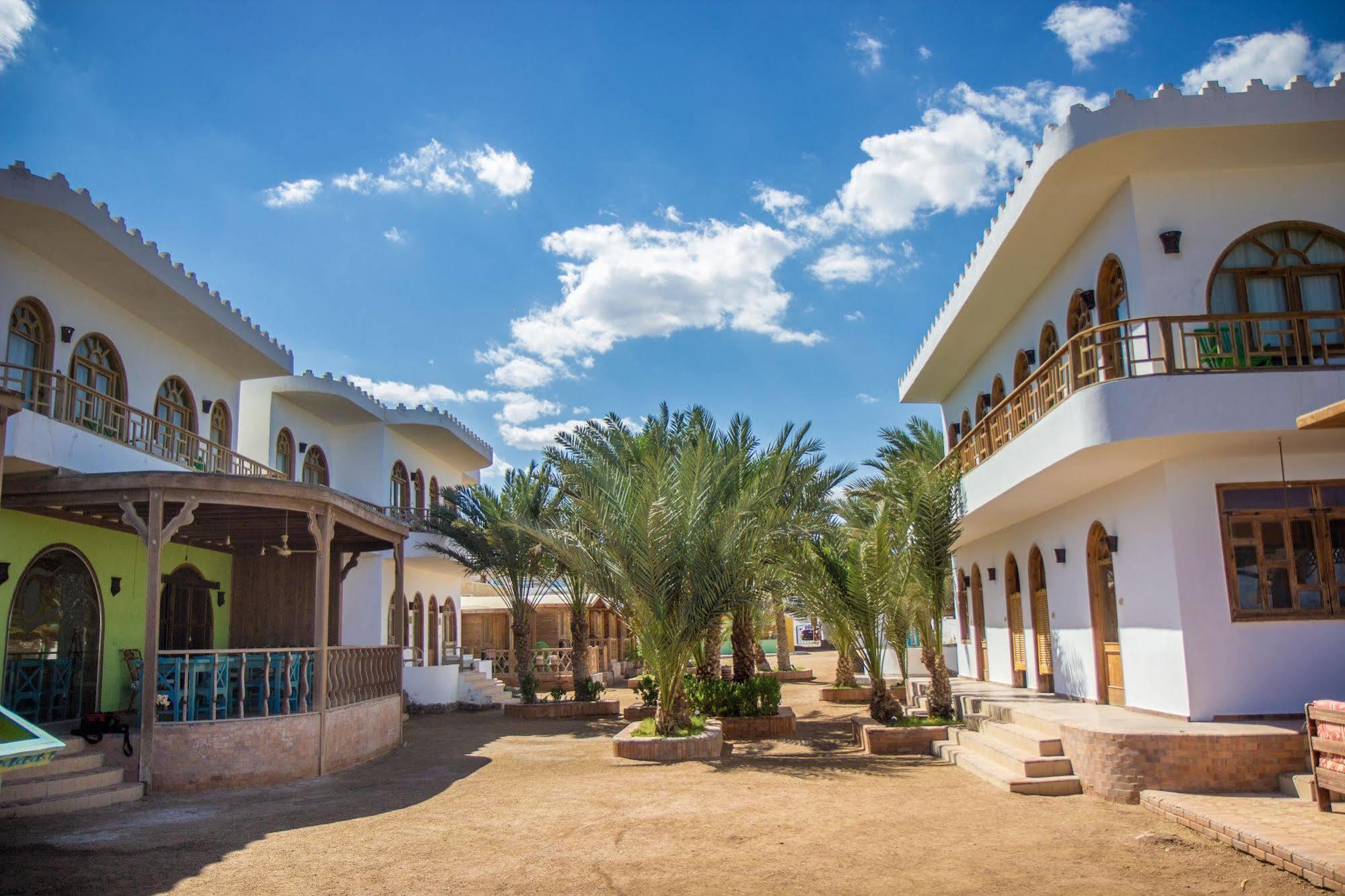 Shams Hotel & Dive Centre Дахаб Экстерьер фото